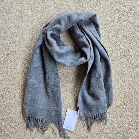 Paris Atelier & Other Stories Accessories - NWT 100% Wool Paris Atelier & Other Stories Grey Scarf